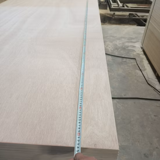 Madera contrachapada BB/CC de Okume con núcleo de álamo revestido